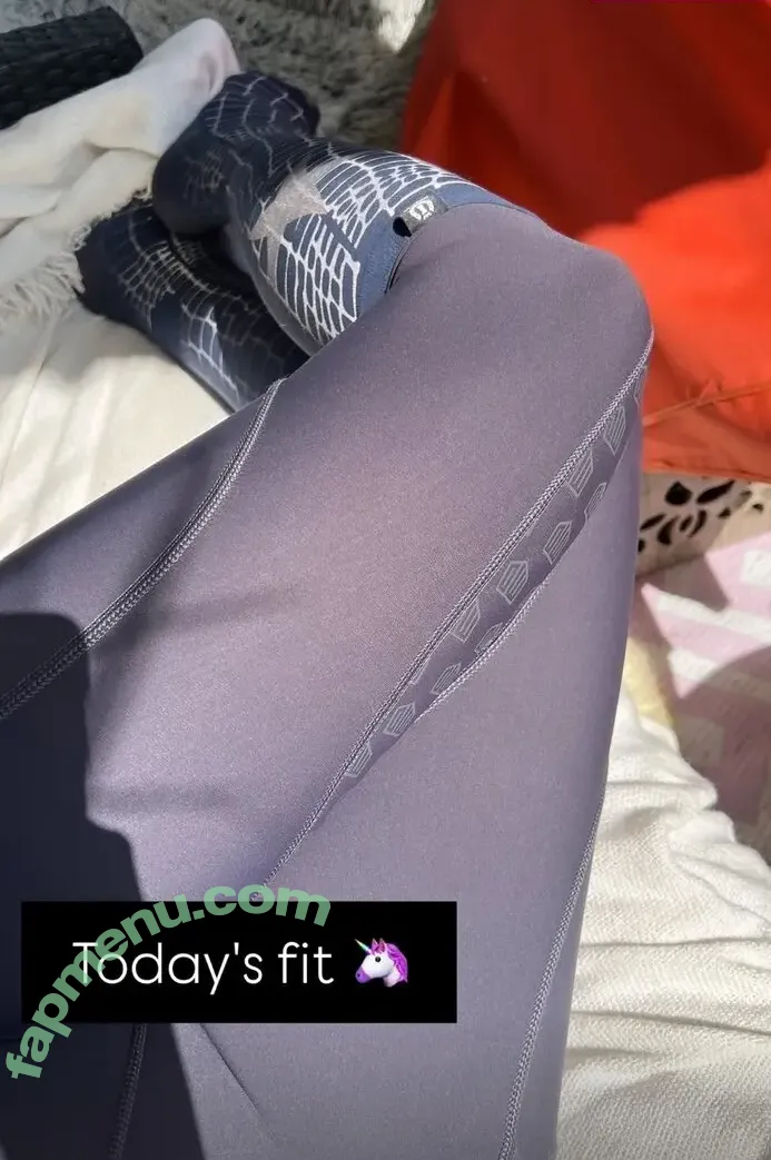 M3llytheone nude photo #0049 (M3llytheone)
