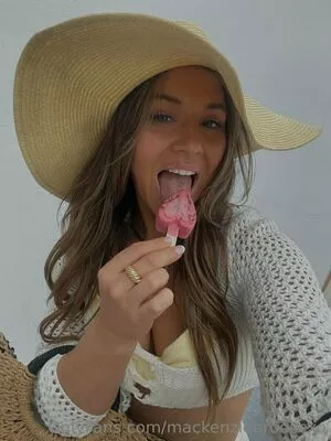 MacKenzie Brooke / mackenziebrookexo / mbpuricelli nude photo #0175
