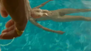 Mackenzie Davis / tmackenziedavis nude photo #0138