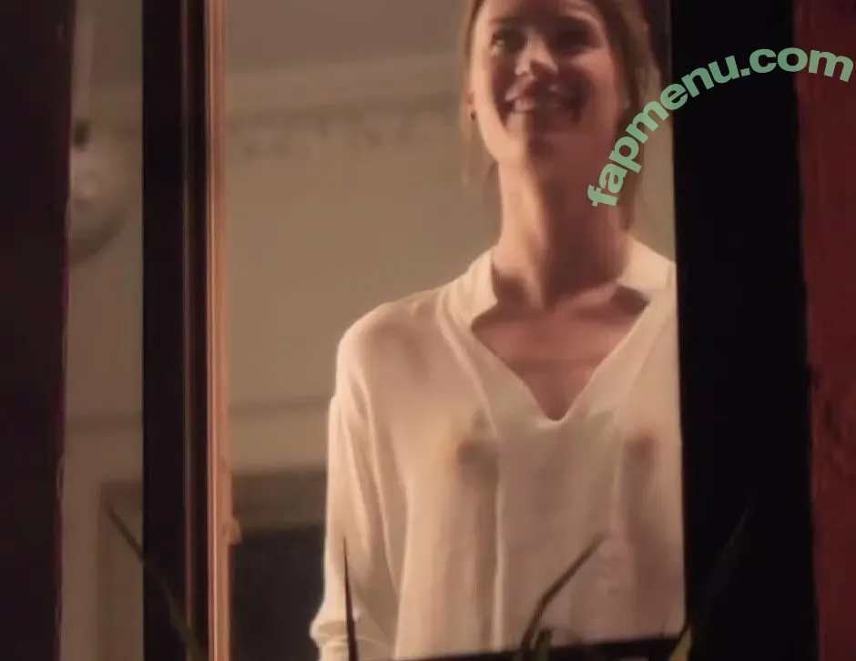 Mackenzie Davis nude photo #0131 (tmackenziedavis)