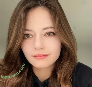 Mackenzie Foy / mackenziefoy nude photo #0075