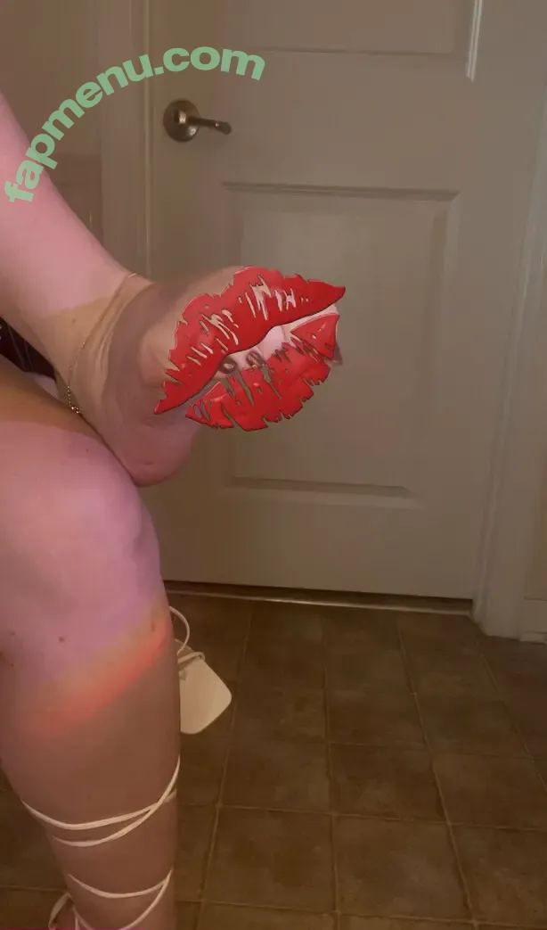 mackenzie_moon nude photo #0011 (kenziee_moon)
