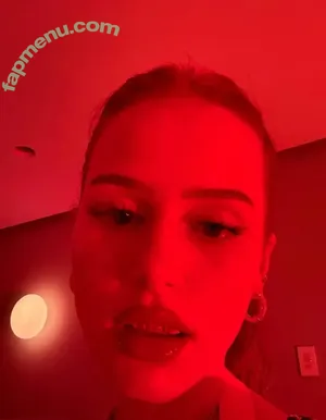 Madelaine Petsch / madelame nude photo #0300