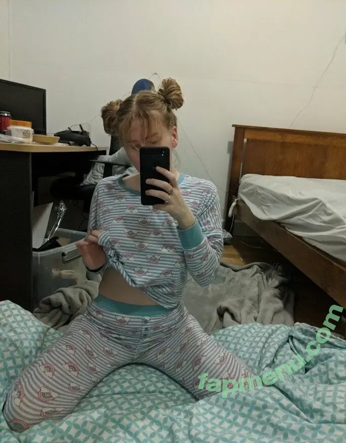 madisoffline nude photo #0016 (maddieisoffline)