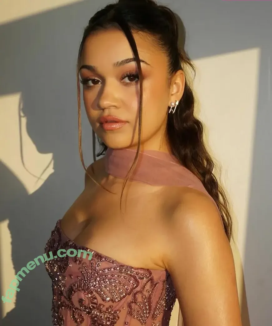 Madison Bailey nude photo #0004 (madibaileyx / madisonbaileybabe)