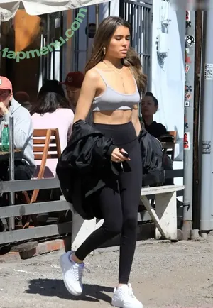 Madison Beer / madisonbeer nude photo #0148