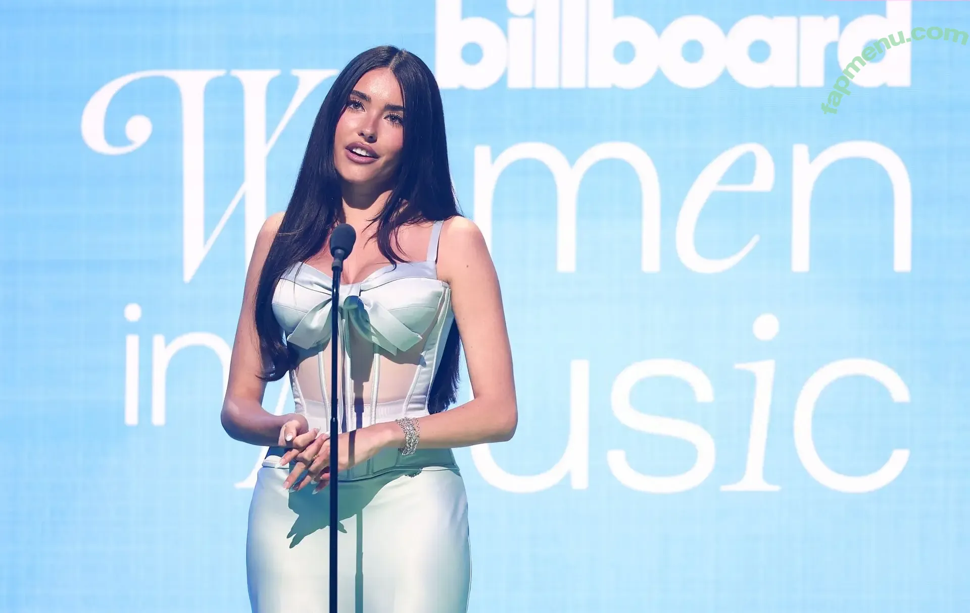 Madison Beer nude photo #0351 (madisonbeer)