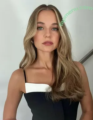Madison Iseman / Jumanji / itsmsmadi / madisoniseman nude photo #0504
