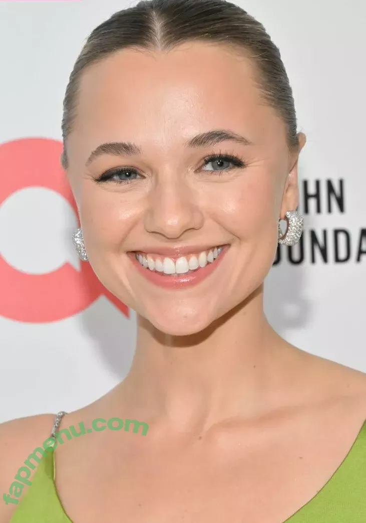 Madison Iseman nude photo #0115 (Jumanji / itsmsmadi / madisoniseman)
