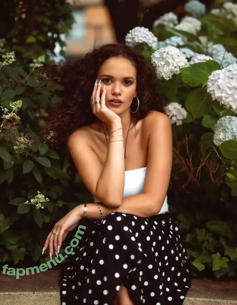 Madison Pettis nude photo #1049 (madisonpettis)