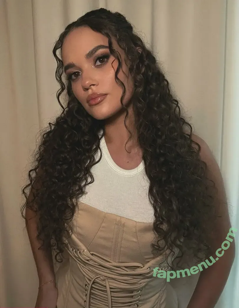Madison Pettis nude photo #1075 (madisonpettis)
