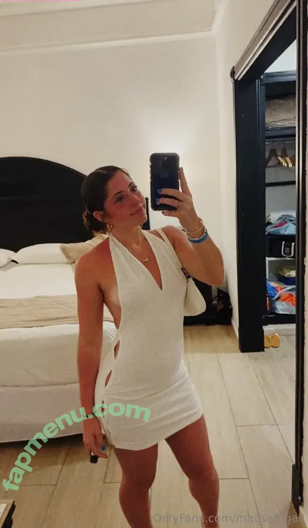 madsabigail nude photo #0011 (maddi.abigail)