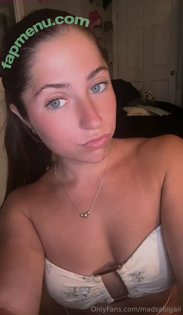 madsabigail nude photo #0016 (maddi.abigail)