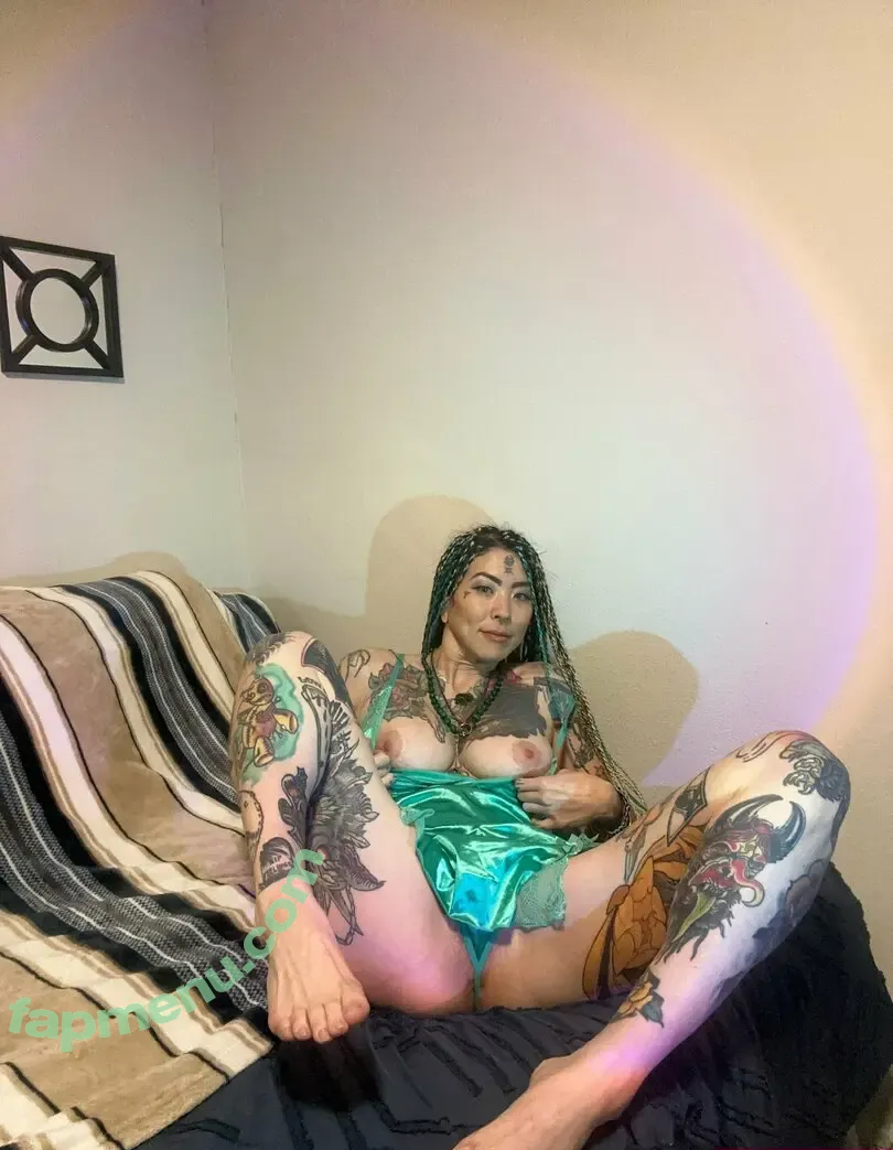 MaeLingBopp nude photo #0037 (goodbaiblues / maelingbop)