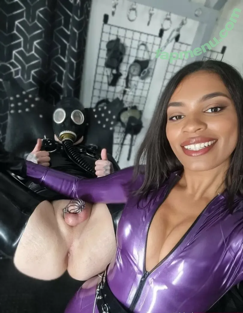 MahoganyQen nude photo #0008 (qen_mahogany)