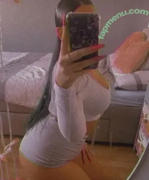 Maisiedayxo / britishmaisiedayxo nude photo #0001
