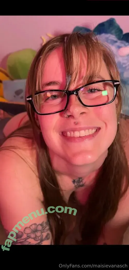 maisievanasch nude photo #0066 (maisiechanwrites)