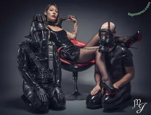 MaitresseJulia / French femdom / Mistress Julia / deese Julia / ta_maitresse_julia nude photo #0001