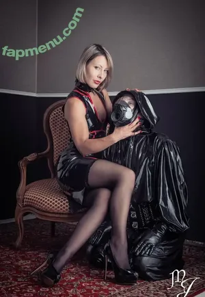 MaitresseJulia / French femdom / Mistress Julia / deese Julia / ta_maitresse_julia nude photo #0004