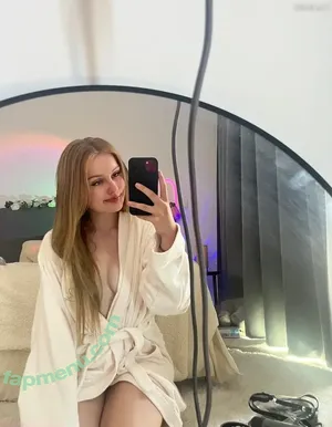  nude photo #0003