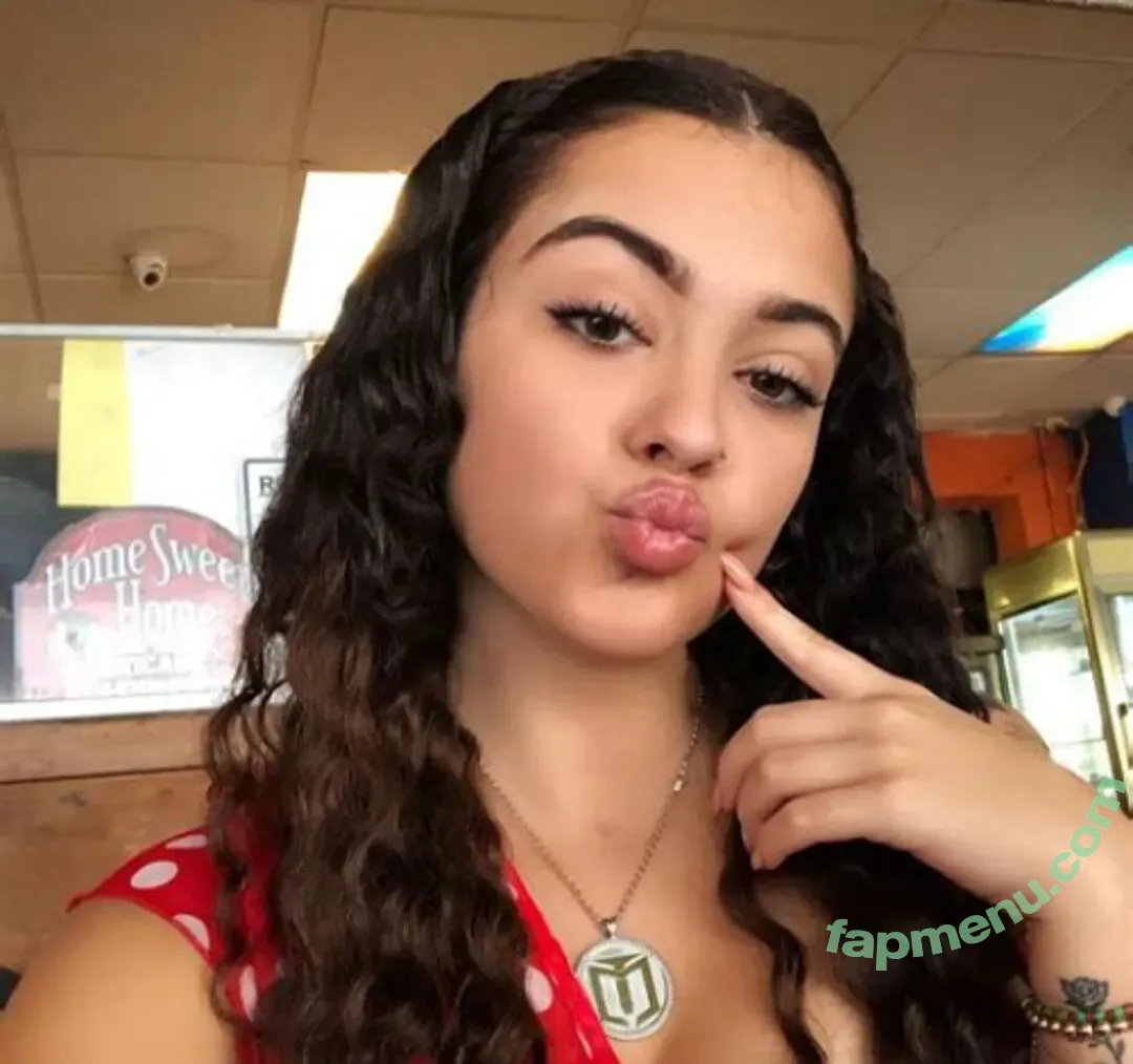 Malú Trevejo nude photo #0003 (Malú Trevejo)