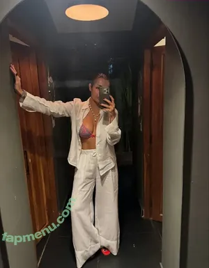 Malaika Arora / malaikaaroraofficial nude photo #0118