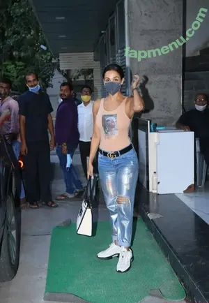 Malaika Arora / malaikaaroraofficial nude photo #0154