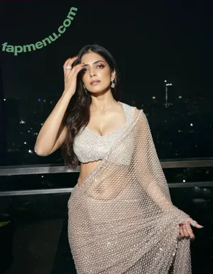 Malavika Mohanan / malavikamohanan_ nude photo #0083