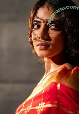 Malavika Mohanan / malavikamohanan_ nude photo #0097