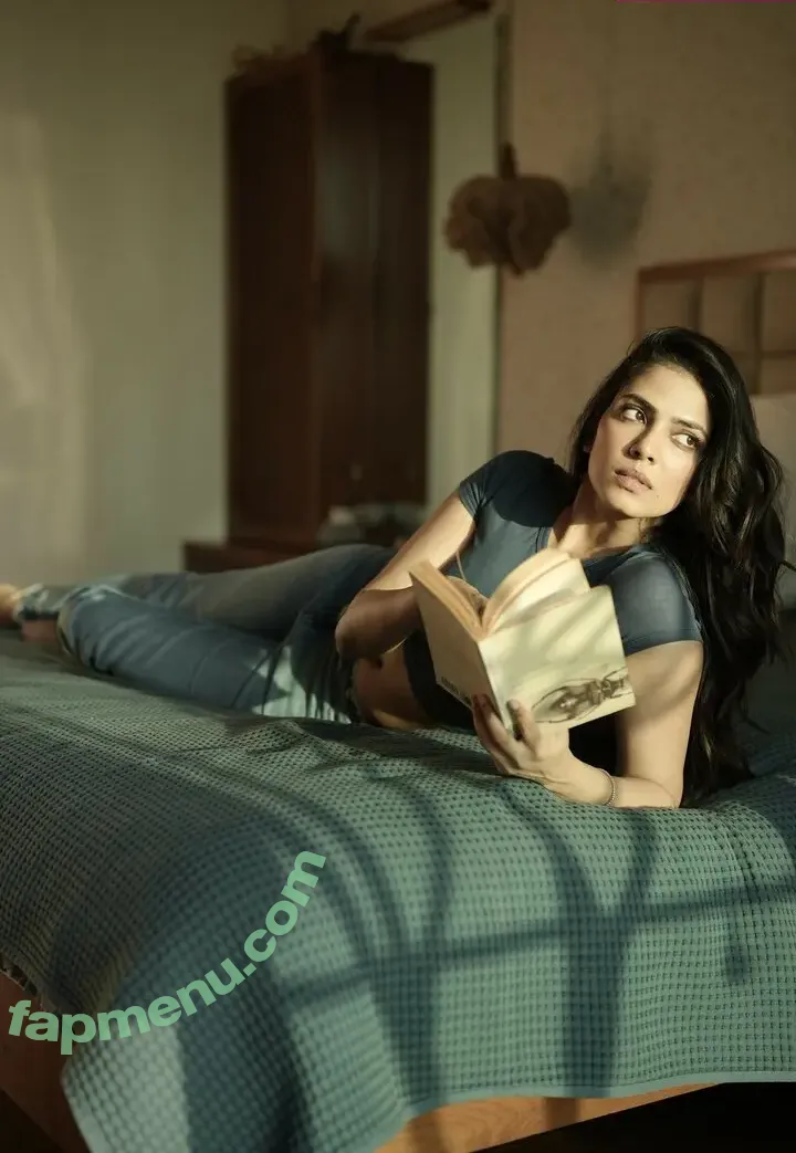 Malavika Mohanan nude photo #0074 (malavikamohanan_)