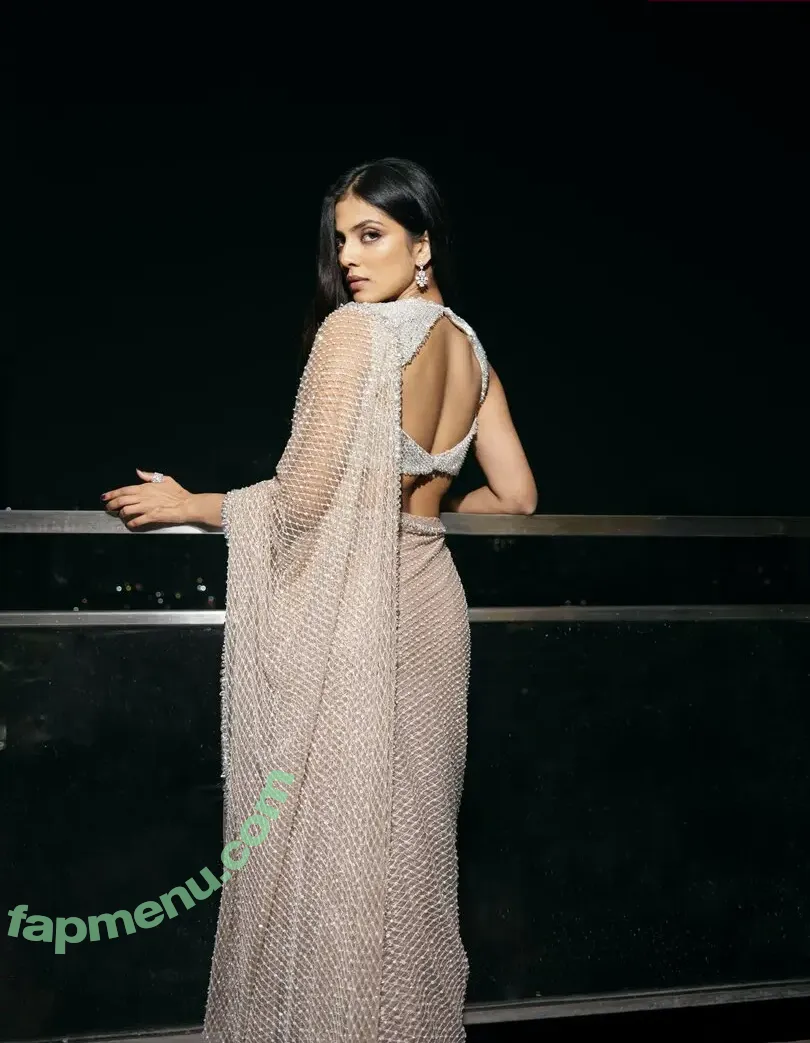 Malavika Mohanan nude photo #0085 (malavikamohanan_)