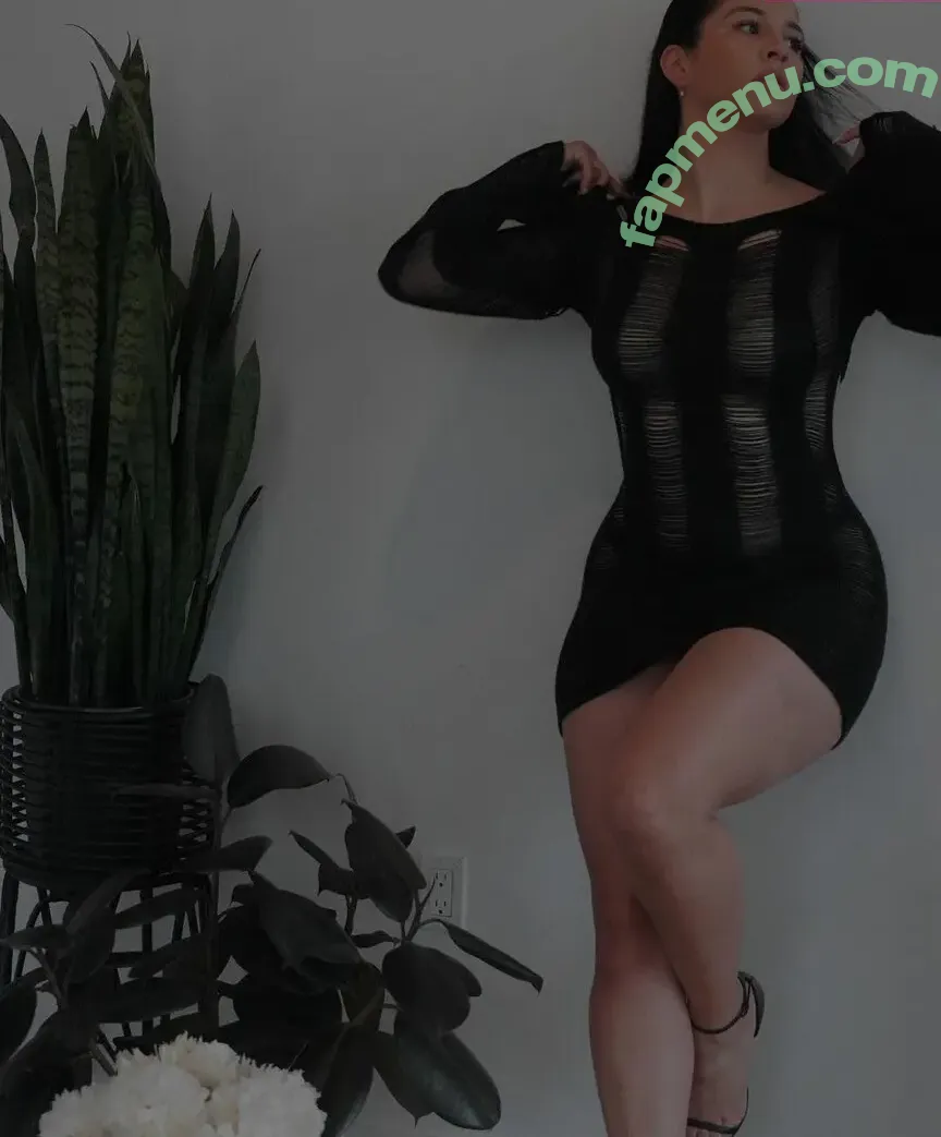 Maleni Cruz nude photo #0393 (malenicruz)