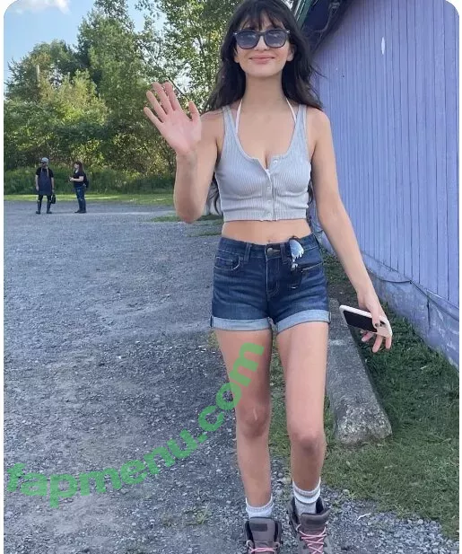 Malina Weissman nude photo #0022 (malinaweissman)