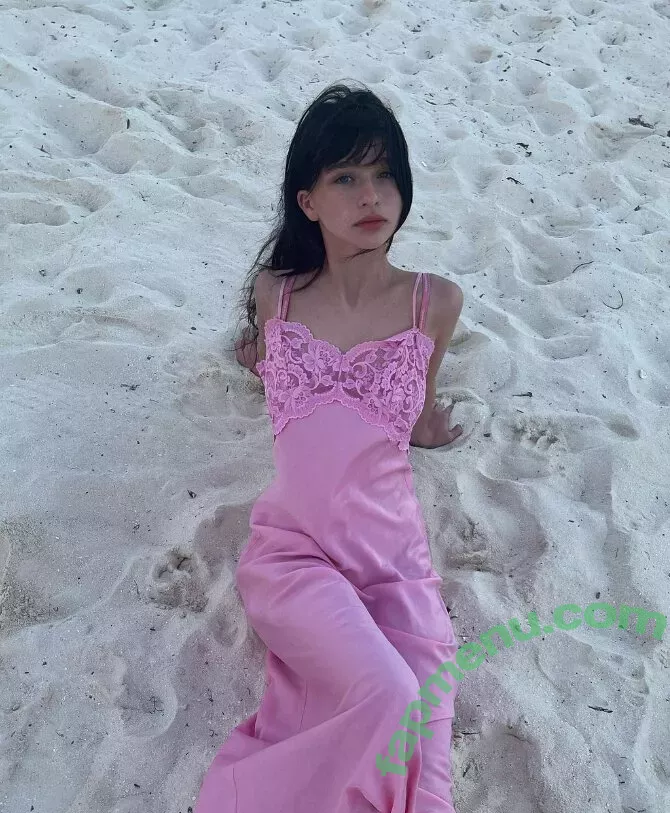 Malina Weissman nude photo #0060 (malinaweissman)