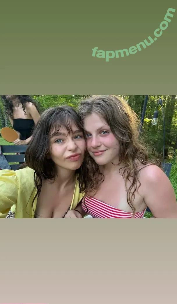 Malina Weissman nude photo #0343 (malinaweissman)
