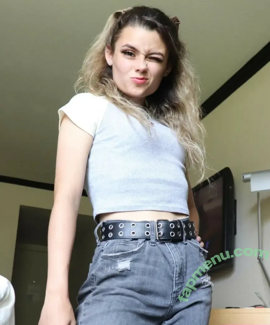 Mally_Mouse nude photo #0032 (mallymkun_mouse / mallythemermaid)