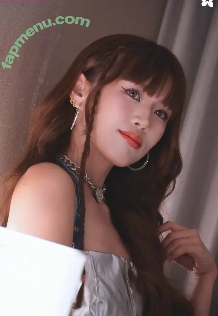 Maloi Bini nude photo #0004 (Maloi Bini)