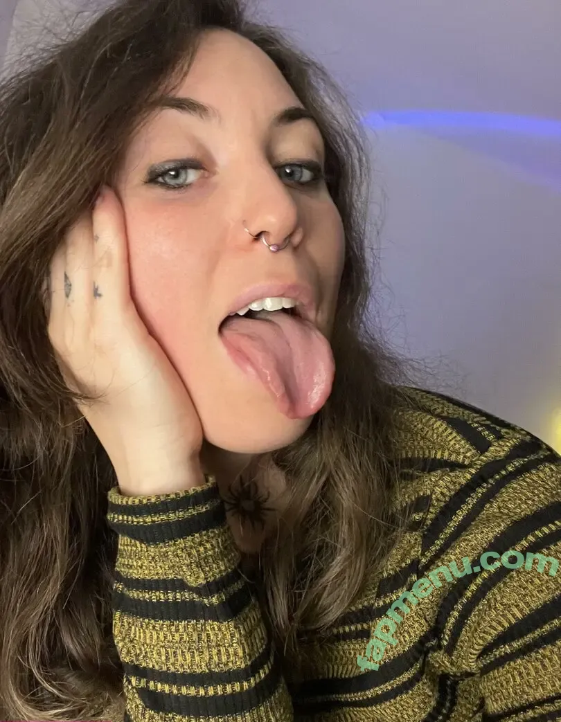 MandarinaWine nude photo #0012 (mandarinaclementine)