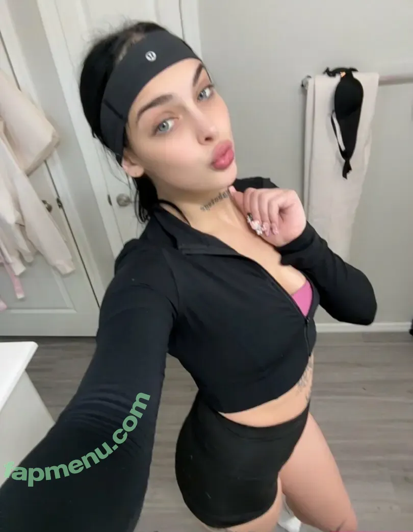 mandipooh nude photo #0030 (mandi.pooh_)