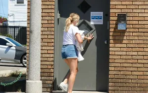 Margot Robbie / margotrobbieofficial nude photo #3844