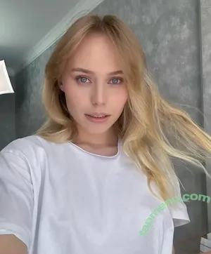 Mari Moore / marimoore.inst nude photo #0011