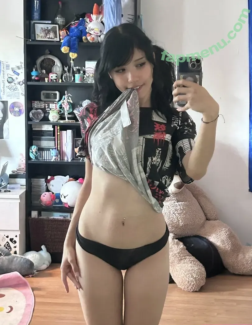 Mari.png nude photo #0003 (buni.zip)