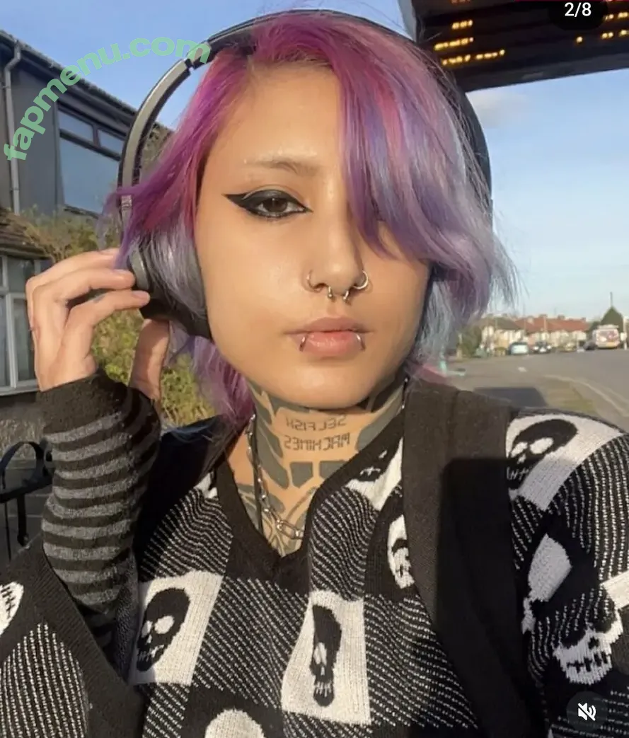 Marii_Goldie nude photo #0002 (iamgold_e)