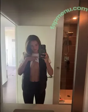 marleyywynn / baileyquinnxoxo nude photo #0010