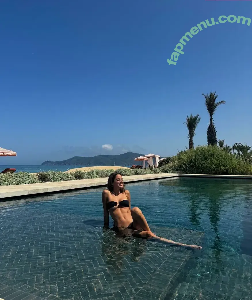 Martina Stoessel nude photo #0084 (TINI / TiniStoessel)