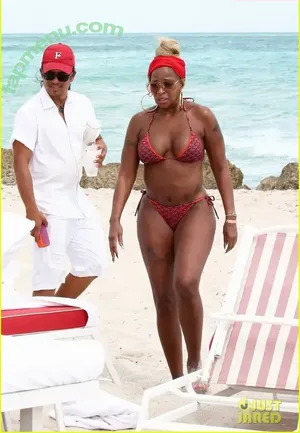 Mary J. Blige / Mary J Blige / therealmaryjblige nude photo #0077