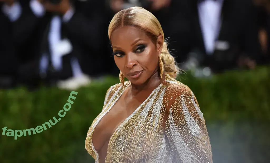 Mary J. Blige nude photo #0082 (Mary J Blige / therealmaryjblige)