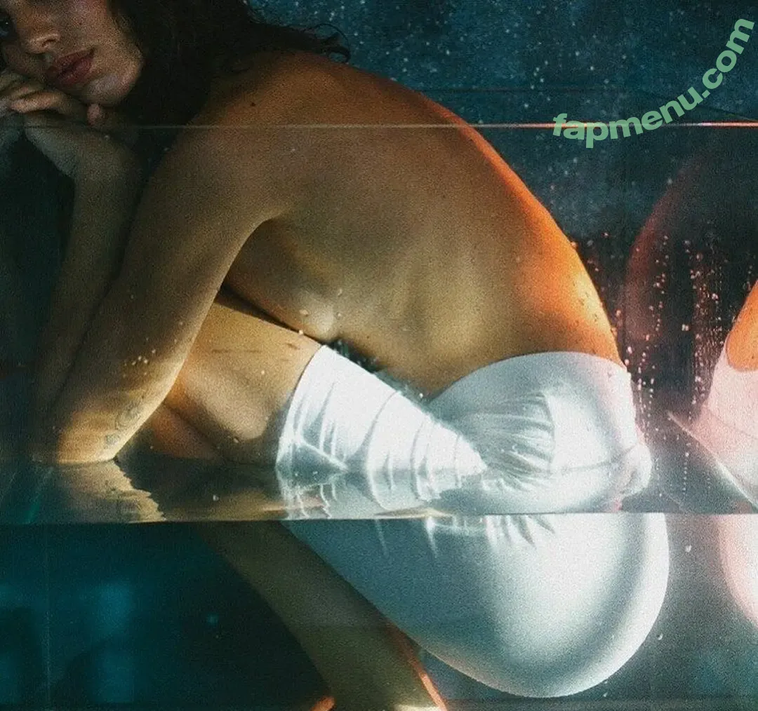 Matencio nude photo #0025 (Matencio)