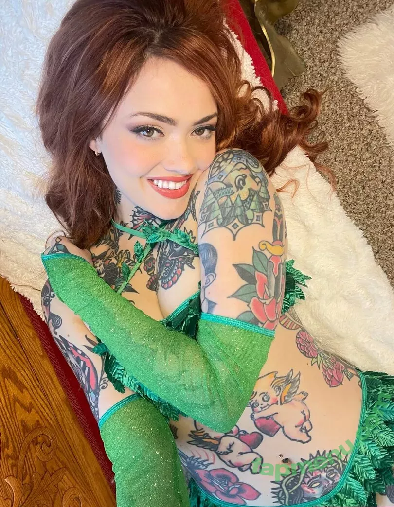 Maud Franklen nude photo #2488 (maudnoir / maudsuicide)