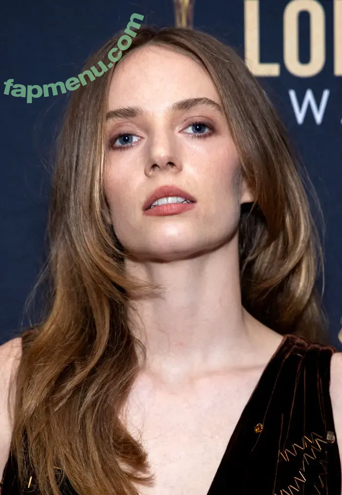 Maya Hawke nude photo #0979 (maya_hawke / neohawk2)